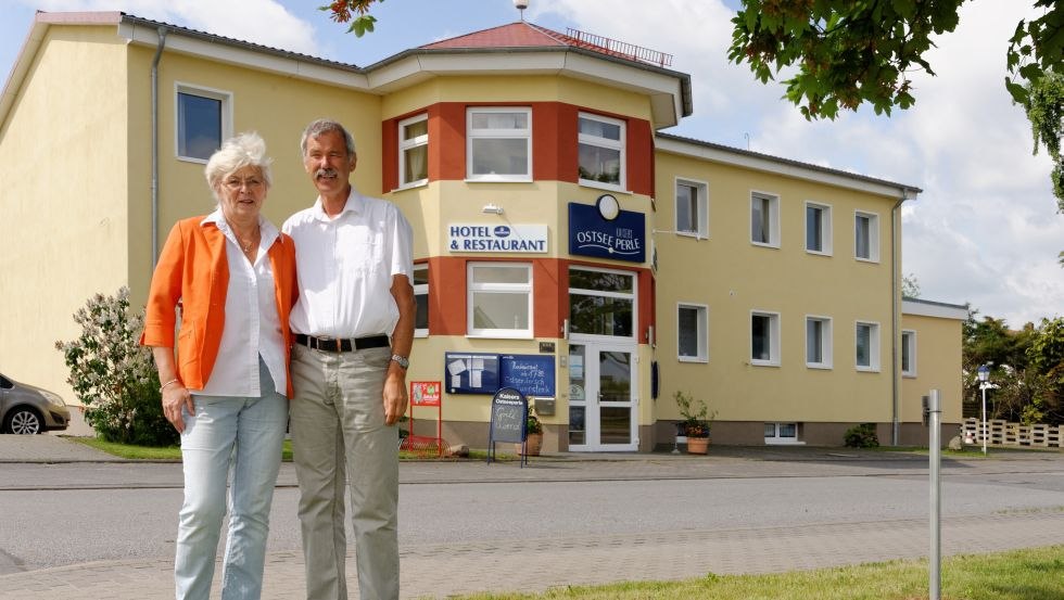 Gerne begrüßen wir Sie im Hotel Kaisers Ostseeperle, © Hotel Kaisers Ostseeperle Gerne begrüßen wir Sie im Hotel Kaisers Ostseeperle, © Hotel Kaisers Ostseeperle