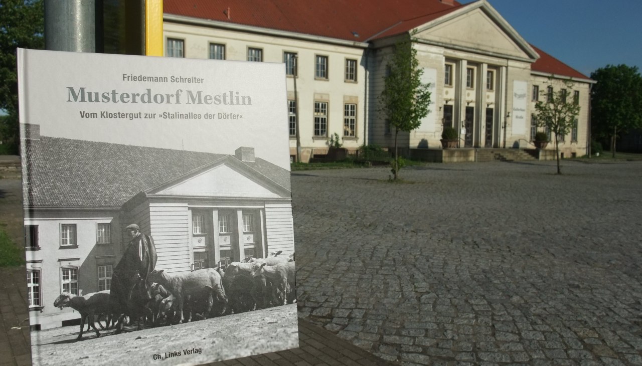 Musterdorf Mestlin, Buch, Autor Friedemann Schreiter, erschienen im Links Verlag, © Claudia Stauß/DKM Musterdorf Mestlin, Buch, Autor Friedemann Schreiter, erschienen im Links Verlag, © Claudia Stauß/DKM