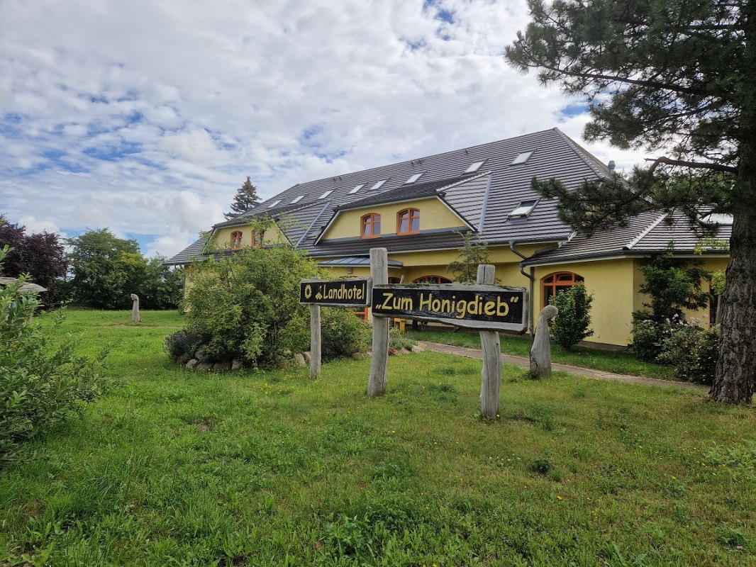 Landhotel "Honigdieb // © Bernsteinreiter Hirschburg e.V. Landhotel "Honigdieb // © Bernsteinreiter Hirschburg e.V.