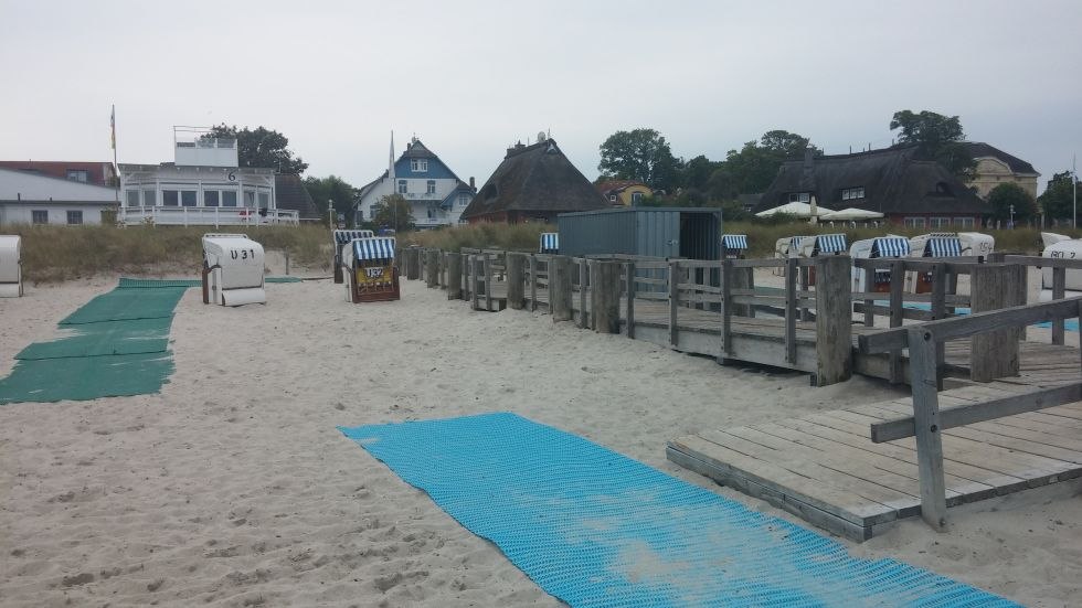 Ausgelegte Matten ermöglichen barrierefreien Strandgenuss // © TSK Ausgelegte Matten ermöglichen barrierefreien Strandgenuss // © TSK
