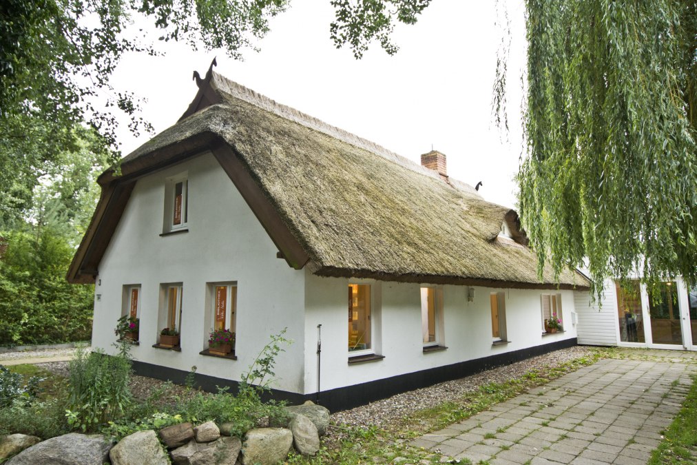 K&auml;the-Miethe-Bibliothek, &copy; Kurverwaltung Ahrenshoop &middot; Foto Thomas Kalweit