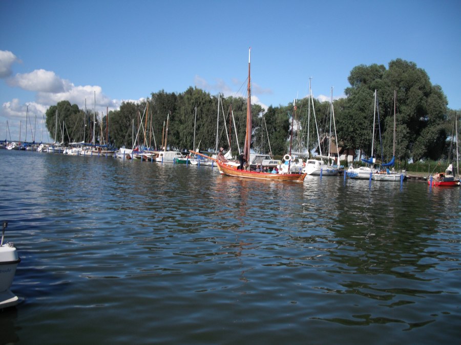 Auf Abenteuerfahrt mit dem Zeesboot und Skipper Alwin Harder, © Angelika Michaelis Auf Abenteuerfahrt mit dem Zeesboot und Skipper Alwin Harder, © Angelika Michaelis