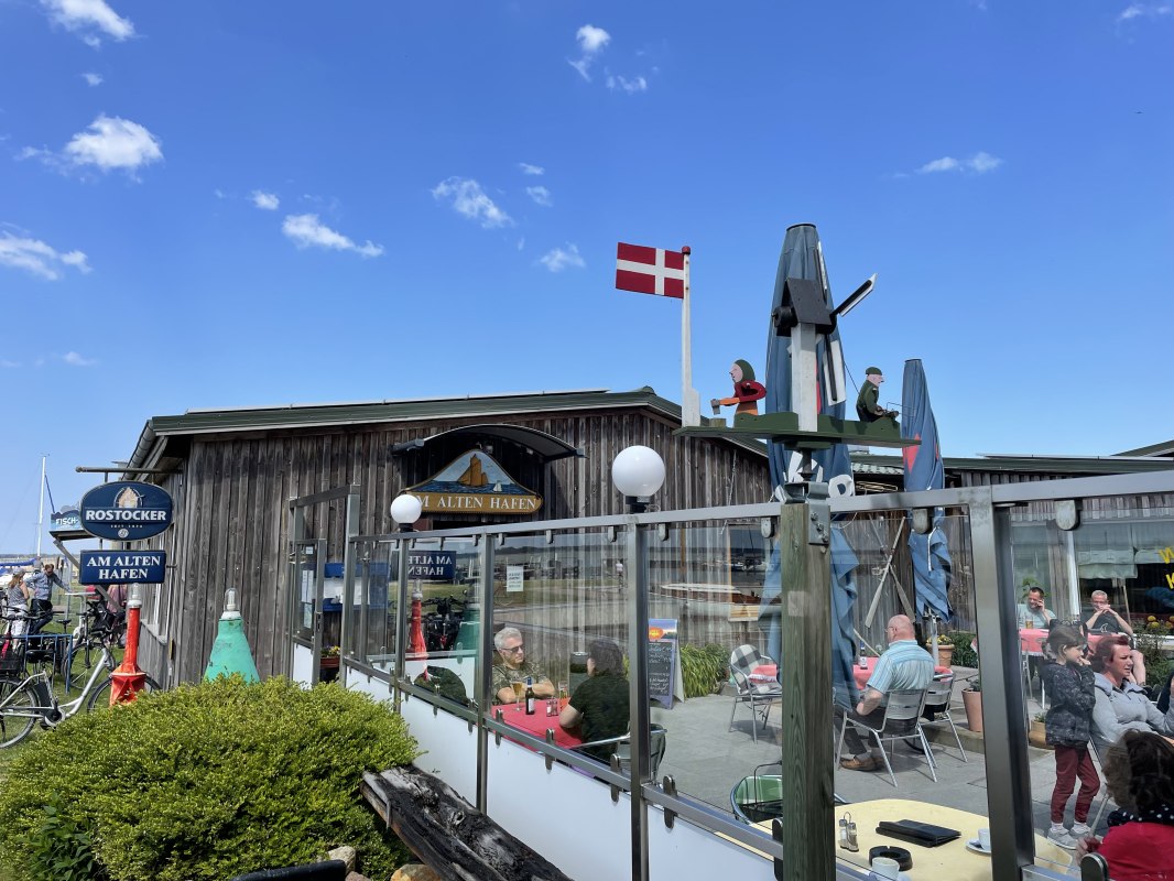 Gaststätte "Am Alten Hafen" // © Tourismuszentrale Südliche Boddenküste Gaststätte "Am Alten Hafen" // © Tourismuszentrale Südliche Boddenküste