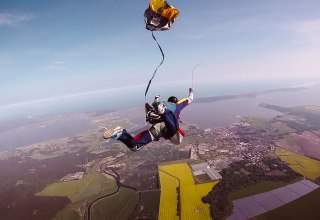 Parachutespringen boven Barth, © Eckhardt Gärtner Parachutespringen boven Barth, © Eckhardt Gärtner