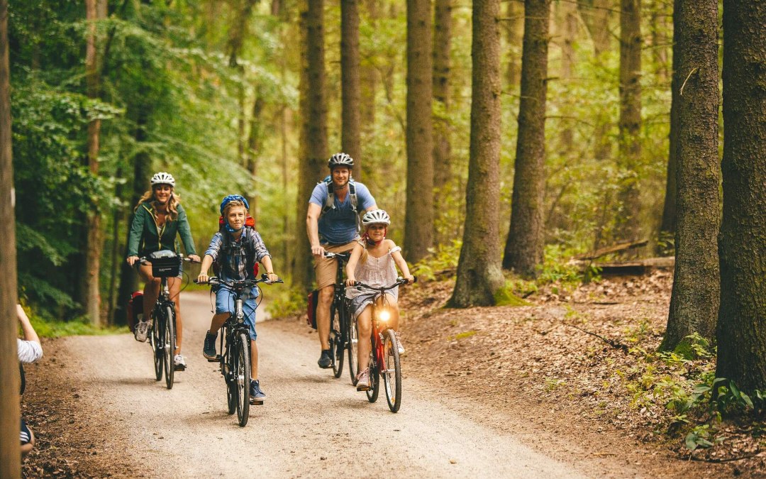 Met het gezin op de fiets // © MV-T/Roth Met het gezin op de fiets // © MV-T/Roth