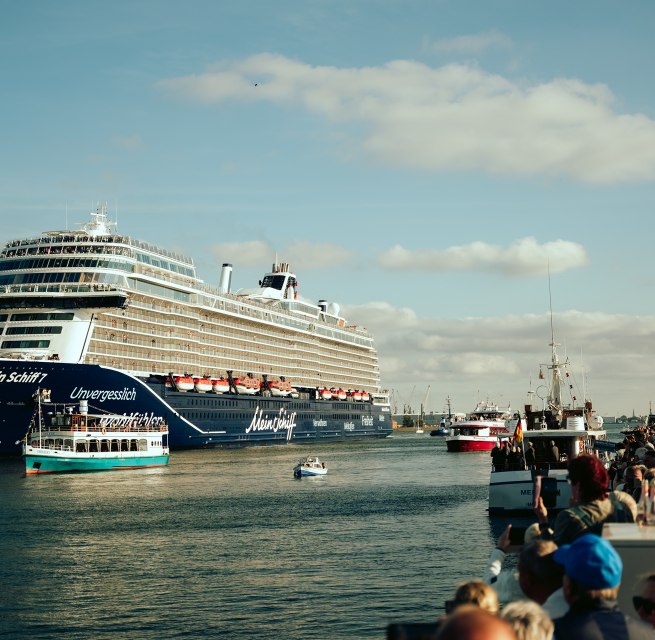 Schlepperballett Port Party Warnem&uuml;nde // &copy; David Garbe