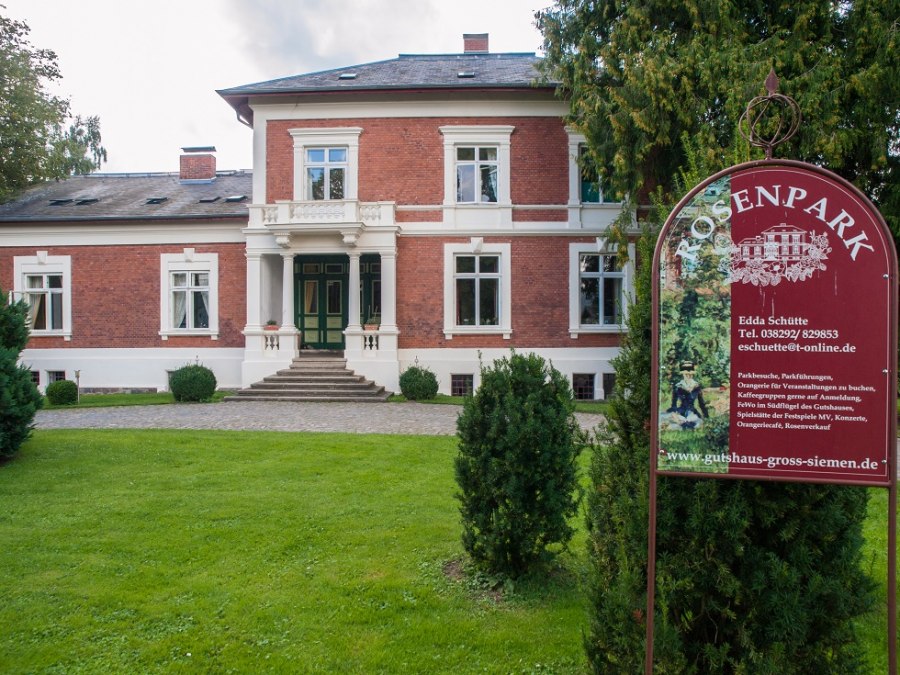 Das Gutshaus Groß Siemen, © Frank Burger Das Gutshaus Groß Siemen, © Frank Burger