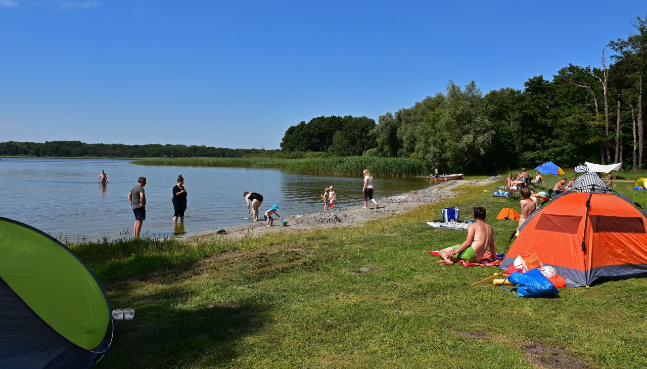 Campingplatzeigener Strand, &copy; Campingpark Seedorf