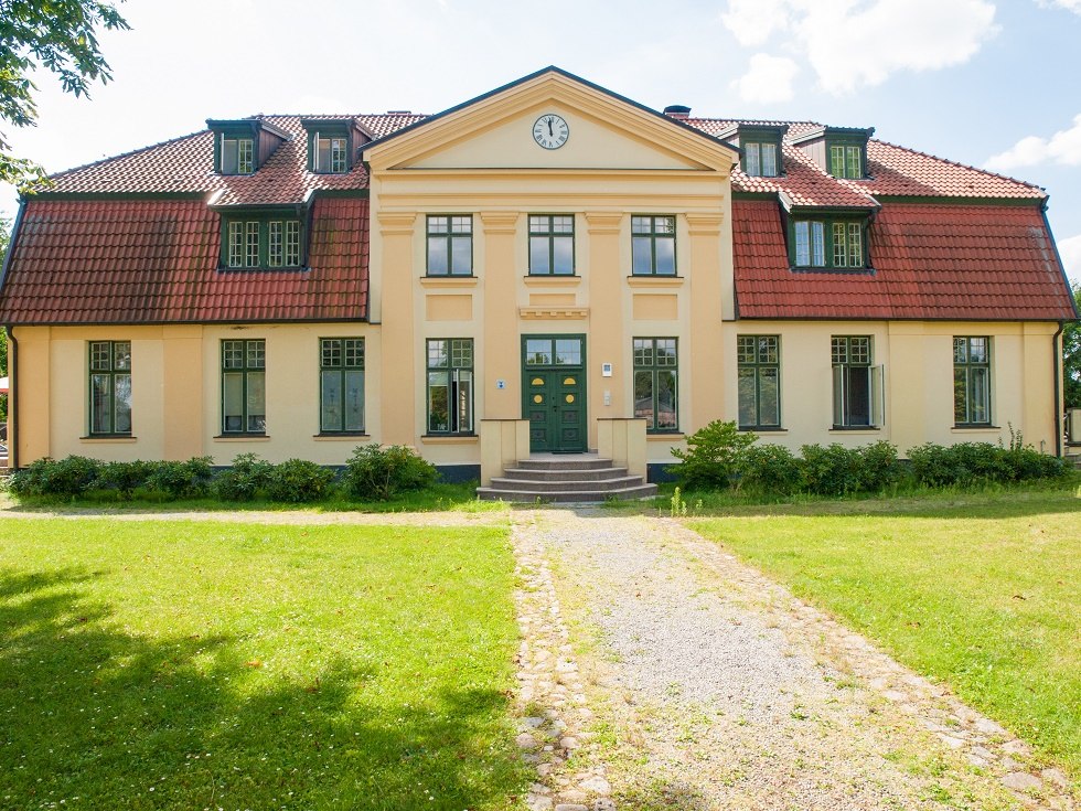 Das Gutshaus in Frontalansicht // © Frank Burger Das Gutshaus in Frontalansicht // © Frank Burger