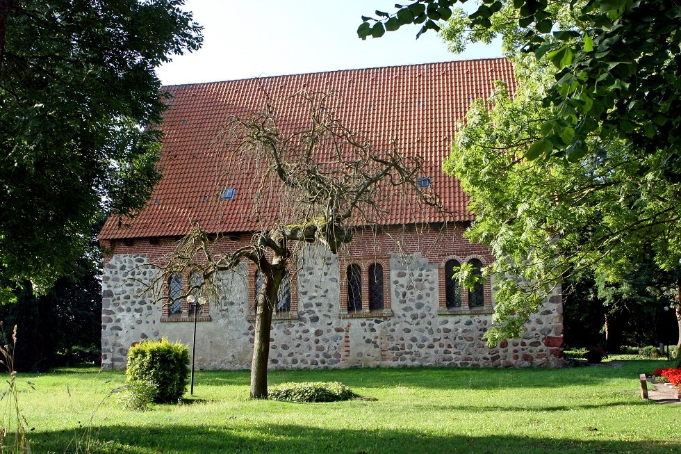 Au&szlig;enansicht der Kirche // &copy; Sabrina Wittkopf-Schade