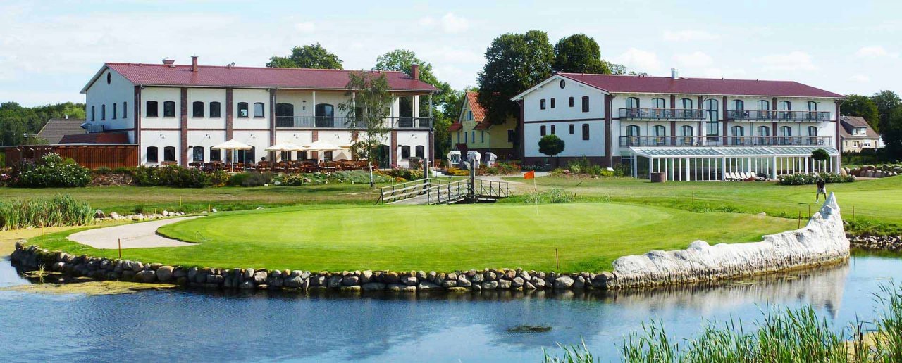 Au&szlig;enansicht des Golfpark Strelasund // &copy; Golfpark Strelasund