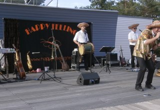 &copy; Happy Feeling.jpg