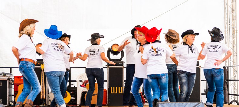 Line Dance unter freiem Himmel // &copy; TuK