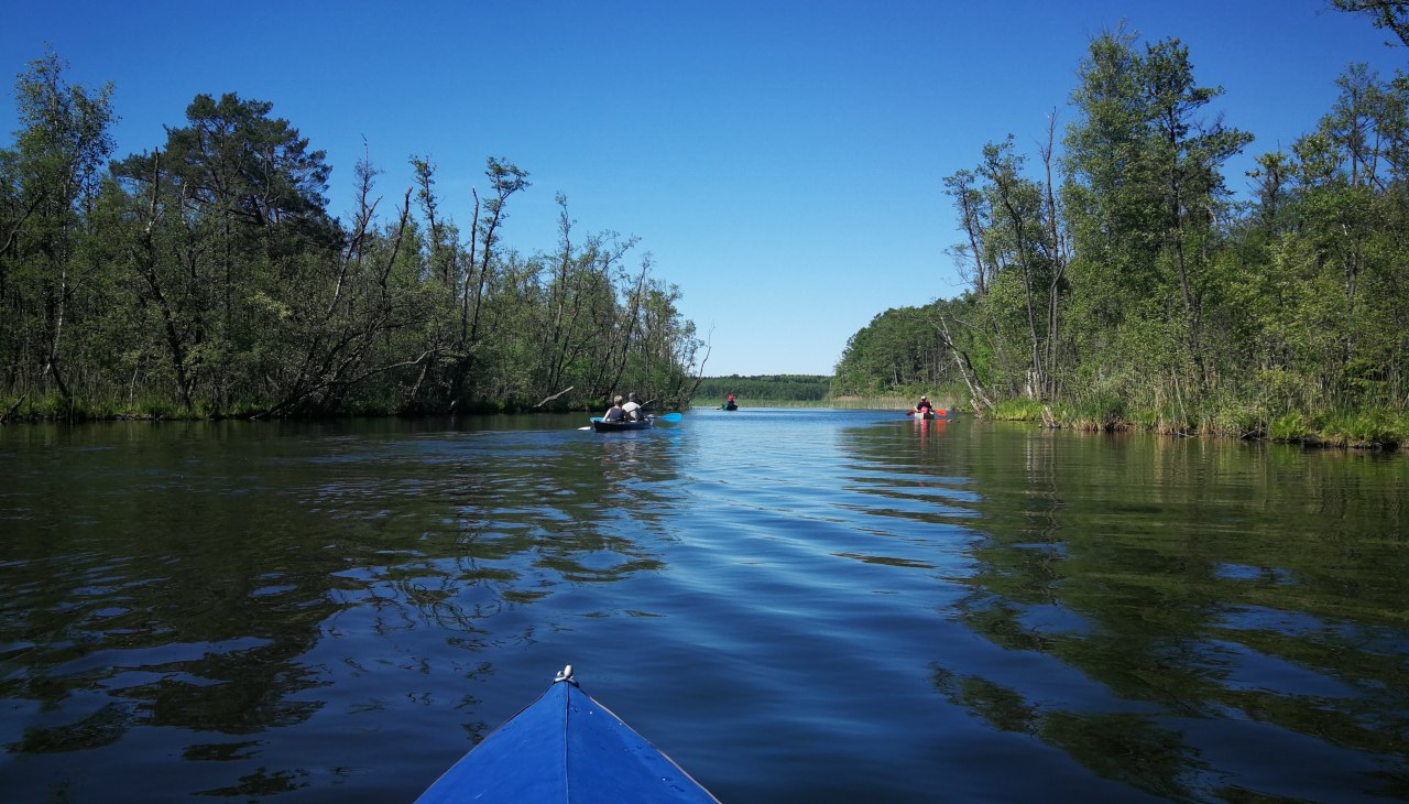 Paddeln auf dem Rätzsee, © FKK Camping am Rätzsee Paddeln auf dem Rätzsee, © FKK Camping am Rätzsee