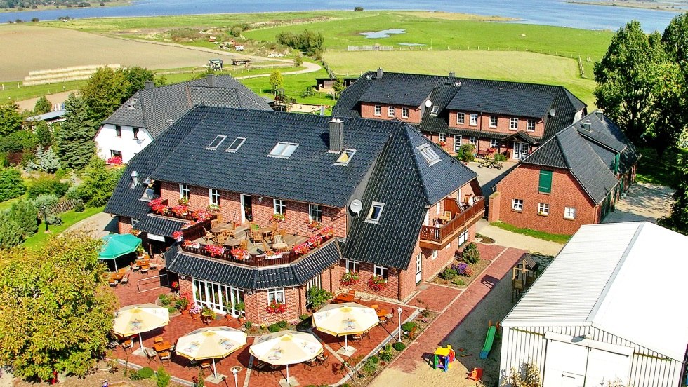 Uitzicht op de avonturenboerderij Kliewe op het R&uuml;gense eiland Ummanz, &copy; Erlebnis-Bauernhof Kliewe/Susanne Kliewe