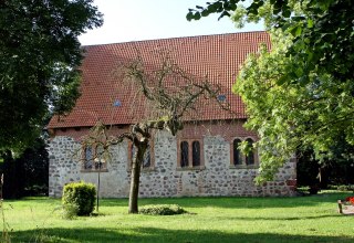 Au&szlig;enansicht der Kirche // &copy; Sabrina Wittkopf-Schade
