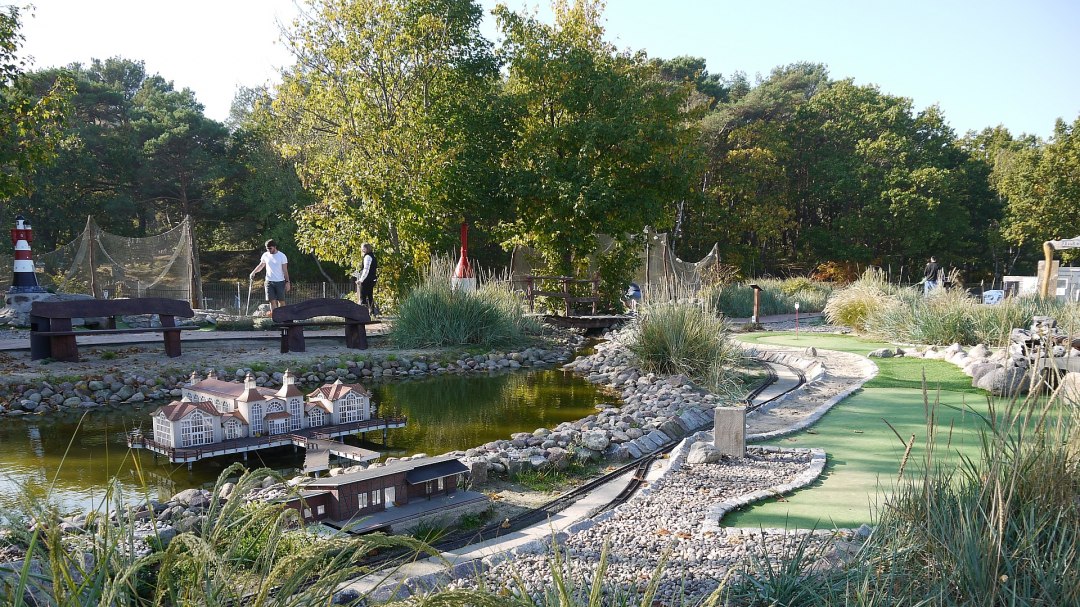 Aufwendige Hindernisse sorgen für Spaß bei Groß und Klein., © TMV/ Fischer