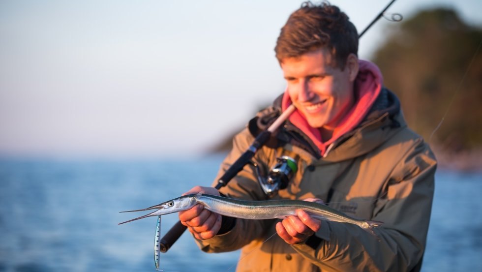 Ob Meerforelle oder Hornhecht – beim Watangeln an der Ostseeküste ist so mancher Fang garantiert // © MV-T/Läufer Ob Meerforelle oder Hornhecht – beim Watangeln an der Ostseeküste ist so mancher Fang garantiert // © MV-T/Läufer