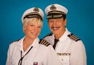 &copy; Jo_Josephine_Zwei_Kapit&auml;ne_auf_Schlagertour_erh_081225.jpg