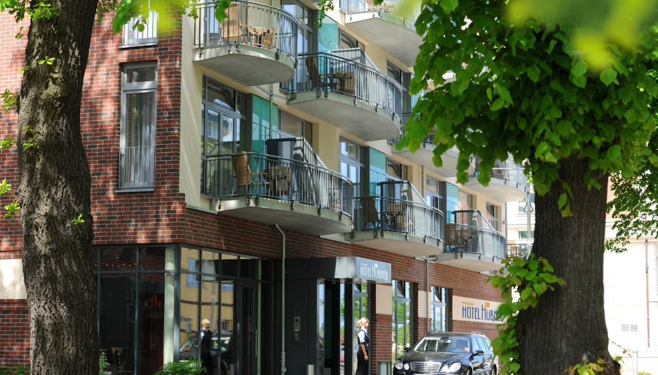 Au&szlig;enansicht Park-Hotel H&uuml;bner, &copy; Hotel H&uuml;bner GmbH