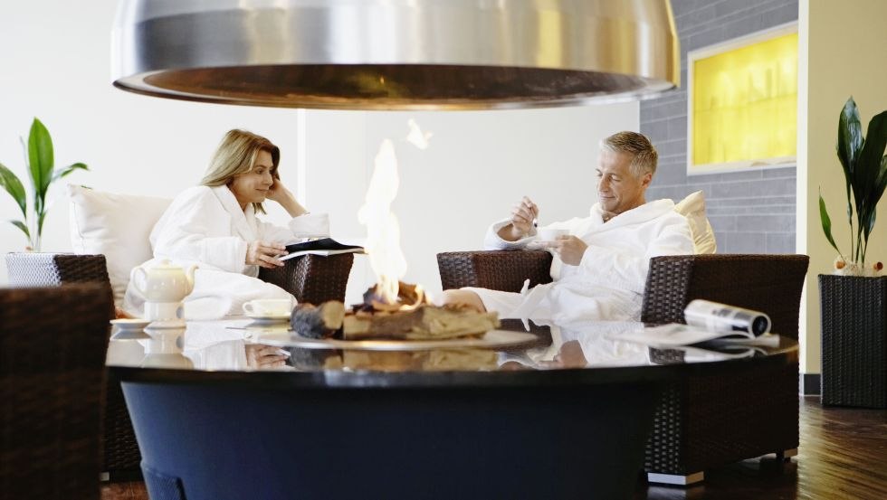 Spa-Lounge mit Kamin im Lindner Hotel Boltenhagen, © TUI AG Spa-Lounge mit Kamin im Lindner Hotel Boltenhagen, © TUI AG