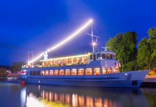 Schiff ab Breege zum Marteria-Konzert auf der Naturbühne Ralswiek // © FRS Weiße Flotte GmbH Schiff ab Breege zum Marteria-Konzert auf der Naturbühne Ralswiek // © FRS Weiße Flotte GmbH