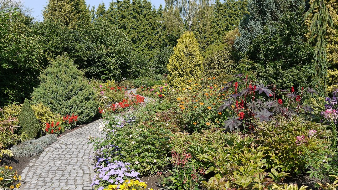 Wege führen durch den gesamten Garten, © TMV/Fischer Wege führen durch den gesamten Garten, © TMV/Fischer