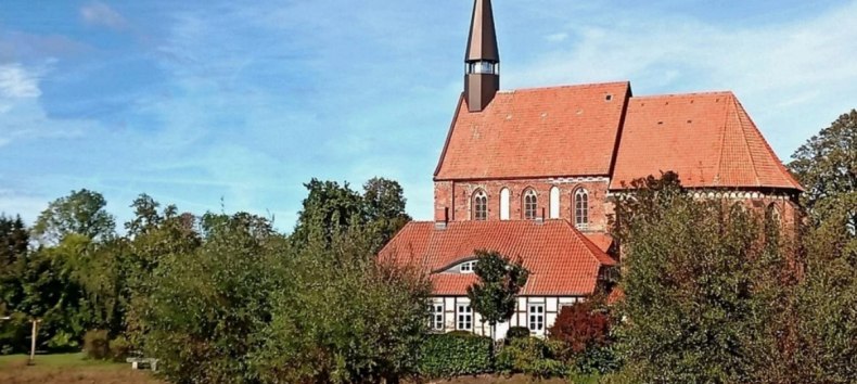 Backsteinkirche Stakow // © Kontakt Anschrift Backstein Geist und Garten e.V. Backsteinkirche Stakow // © Kontakt Anschrift Backstein Geist und Garten e.V.