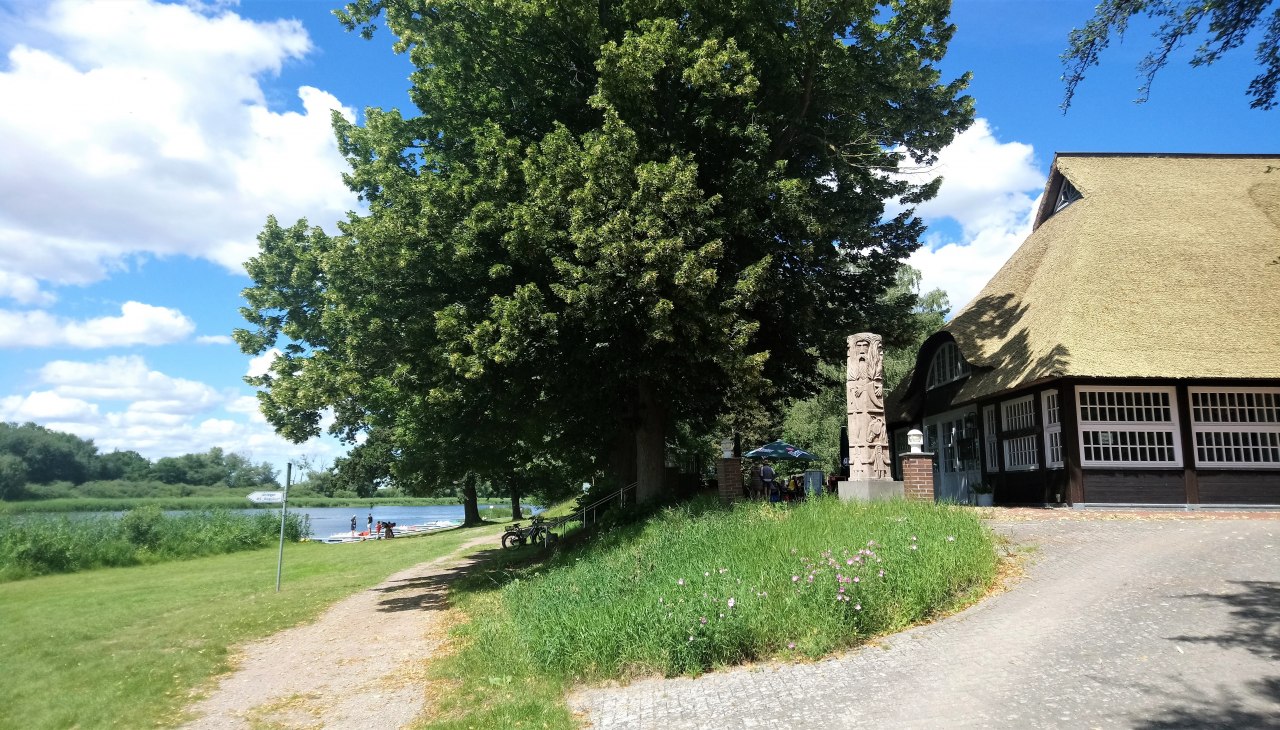 Hotel Wendenkrug mit Blick zum Wasser, © Jana Koch Hotel Wendenkrug mit Blick zum Wasser, © Jana Koch