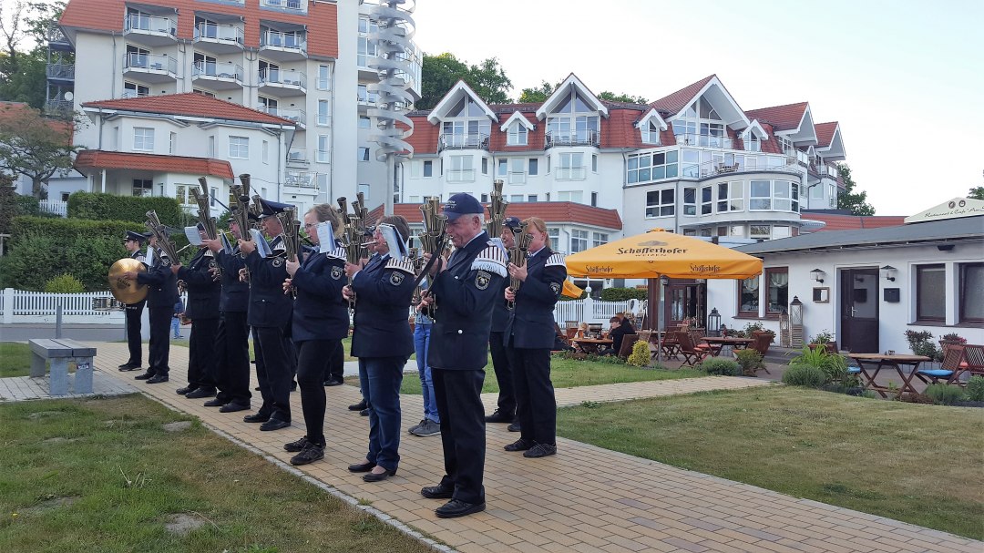 Fackelschwimmen auf dem Kölpinsee, © 20180519_193750.jpg