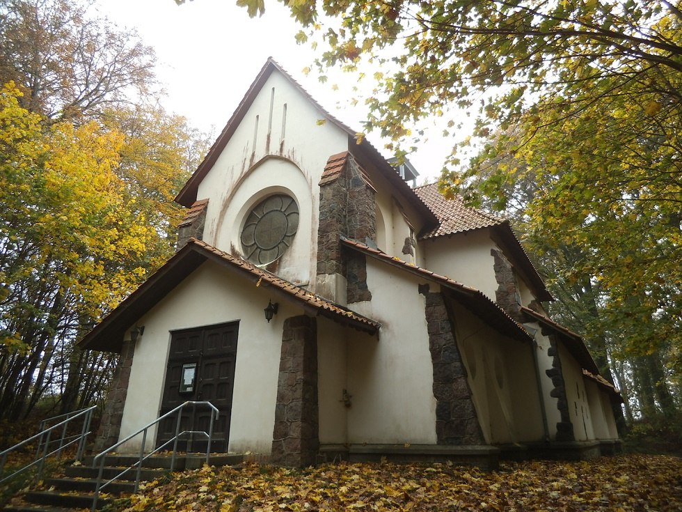 Katholieke kerk Maria Meeresstern in de kustplaats aan de Oostzee Sellin aan de hoge wal // © Tourismuszentrale Rügen Katholieke kerk Maria Meeresstern in de kustplaats aan de Oostzee Sellin aan de hoge wal // © Tourismuszentrale Rügen