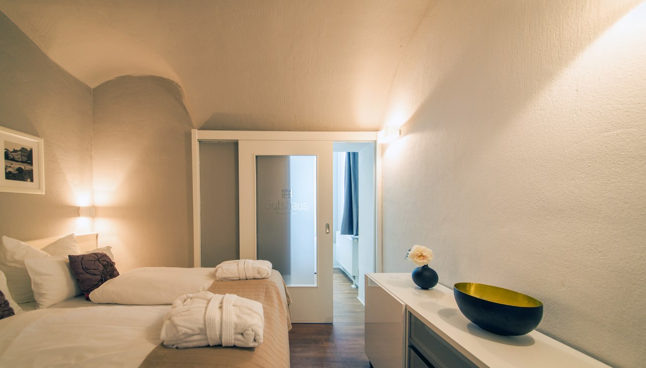 Alle vakantiewoningen garanderen de hoogste kwaliteit en comfort en bieden ruimte voor maximaal vier personen., &copy; Gutshaus Krummin / Matthias Friel