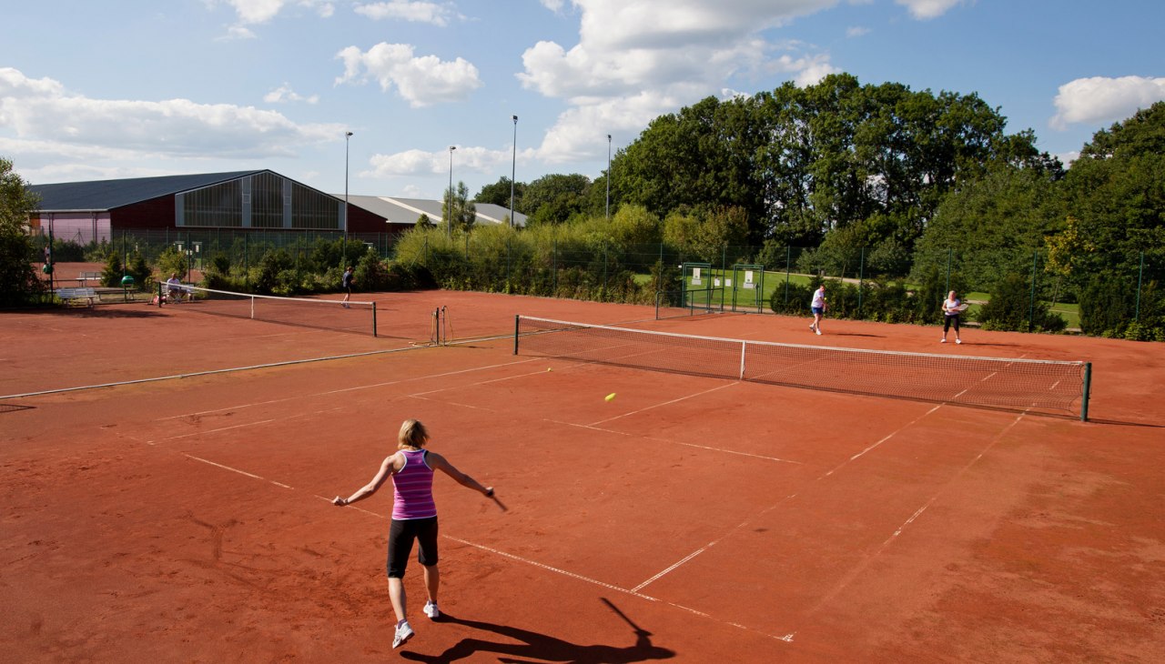 Alles für Ihr Tennisspiel - Tennis Fleesensee, © GOLF Fleesensee Alles für Ihr Tennisspiel - Tennis Fleesensee, © GOLF Fleesensee