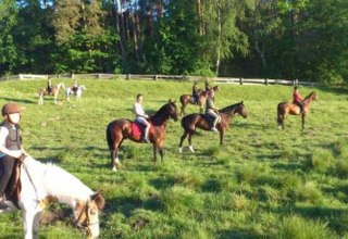 Mit dem Verein MP Horse Stables Dobbertin einen Wanderritt in der Gruppe genießen // © MP Horse Stables Dobbertin/ Maria Michaelis Mit dem Verein MP Horse Stables Dobbertin einen Wanderritt in der Gruppe genießen // © MP Horse Stables Dobbertin/ Maria Michaelis