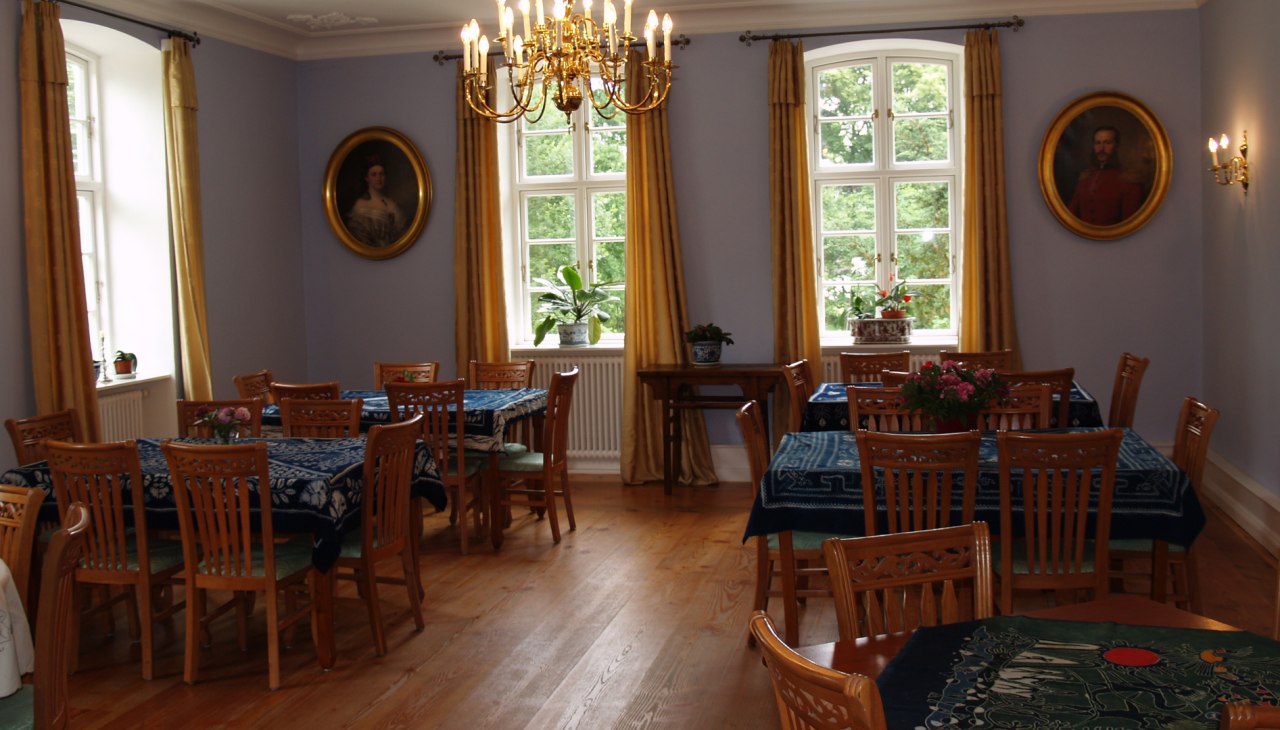 Der große Saal im Landhaus Schloss Kölzow, © Landhaus Schloss Kölzow/Detlef von der Lühe Der große Saal im Landhaus Schloss Kölzow, © Landhaus Schloss Kölzow/Detlef von der Lühe