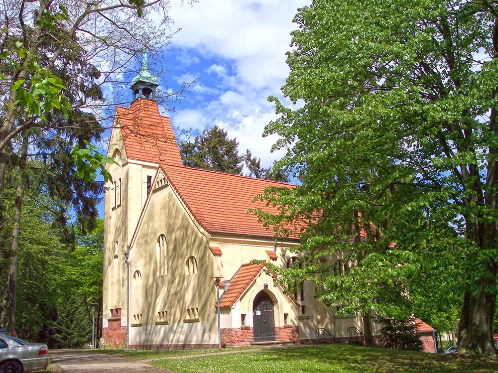 Die Klinikumskirche auf dem Gelände Krankenhaus West // © Föderverein Klinikumskirche zu Stralsund e.V. Die Klinikumskirche auf dem Gelände Krankenhaus West // © Föderverein Klinikumskirche zu Stralsund e.V.