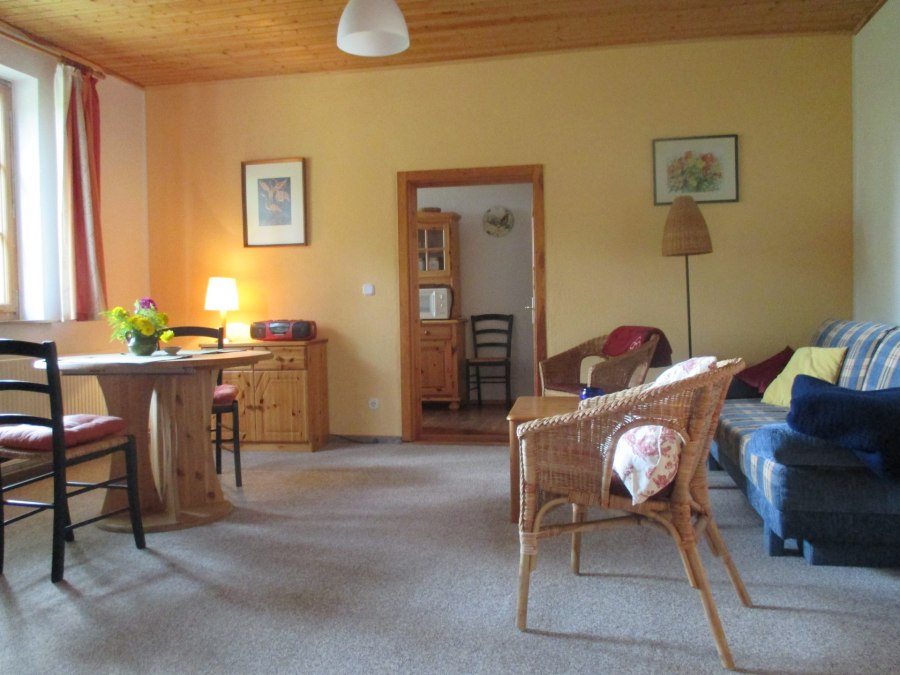 Das Wohnzimmer der Ferienwohnung Kirschblüte, © Ulrike Rosin Das Wohnzimmer der Ferienwohnung Kirschblüte, © Ulrike Rosin