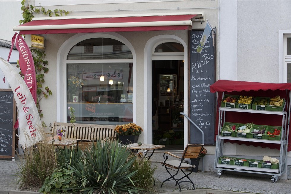 Kommen Sie n&auml;her - Treten Sie ein // &copy; Angela Liebich