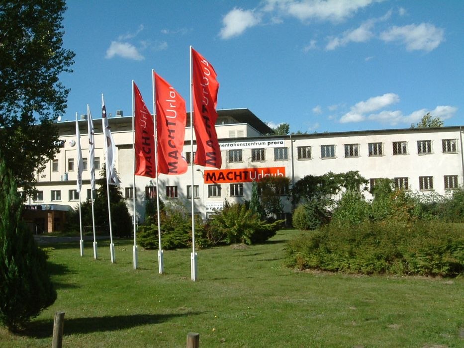 Das Dokumentationszentrum Prora auf Rügen – ein Ort, der die Geschichte des „Koloss von Prora“ und seiner Nutzung anschaulich präsentiert. // © Perke Kühnel, Dokumentationszentrum Prora Das Dokumentationszentrum Prora auf Rügen – ein Ort, der die Geschichte des „Koloss von Prora“ und seiner Nutzung anschaulich präsentiert. // © Perke Kühnel, Dokumentationszentrum Prora