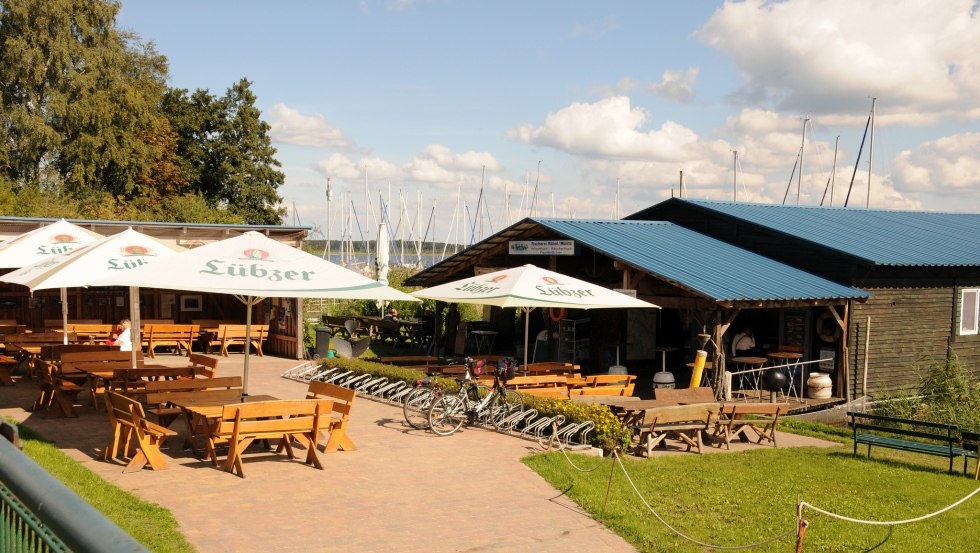 Het Fischerhof ligt direct aan het M&uuml;ritz fietspad // &copy; M&uuml;ritzfischer