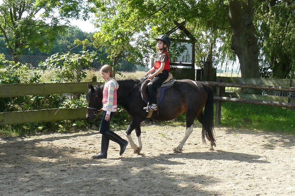 Reiten f&uuml;r die Kleinen // &copy; Ponyhof R&uuml;gen