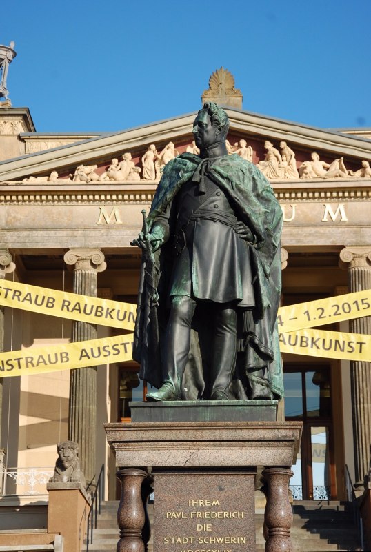 Seit 2011 steht das Paul-Friedrich-Denkmal wieder an seinem urspr&uuml;nglichen Platz auf dem Alten Garten. // &copy; Gabriele Skorupski