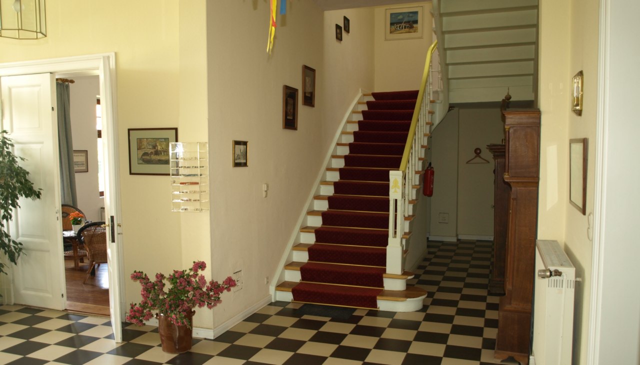 Gutshaus Neu Wendorf Eingang, © Hans-Hellmuth Eben Gutshaus Neu Wendorf Eingang, © Hans-Hellmuth Eben