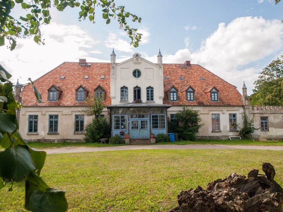 Gutshaus aus dem 19. Jahrhundert // © Frank Burger Gutshaus aus dem 19. Jahrhundert // © Frank Burger