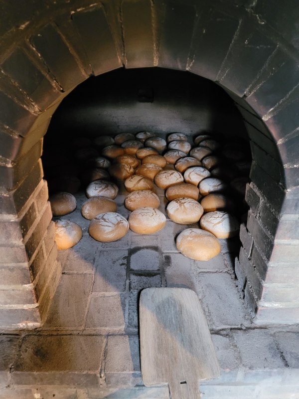 AGM Archiv_frisches Brot aus dem Steinbackofen, &copy; MuSeEn gGmbH