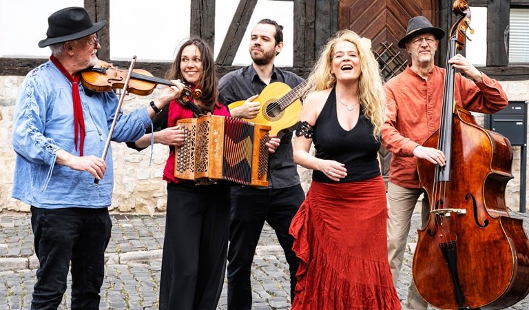 &copy; Lutz Edelhoff