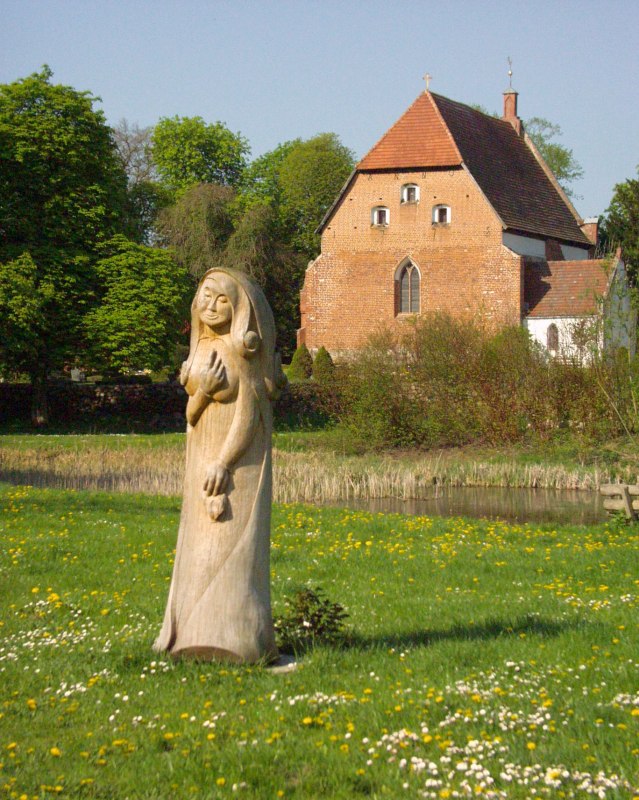Die Weiße Dame von Walkendorf - eine Sagenfigur in der Region. // © Förderverein der Heimat- und Kulturpflege Walkendorf Die Weiße Dame von Walkendorf - eine Sagenfigur in der Region. // © Förderverein der Heimat- und Kulturpflege Walkendorf