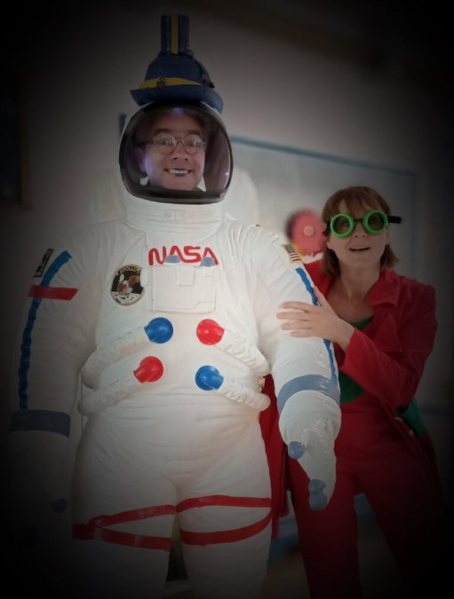 Kinderprogramm "Tüfteltheater", © Tüfteltheater - Foto-Weltall-768x1014.jpg Kinderprogramm "Tüfteltheater", © Tüfteltheater - Foto-Weltall-768x1014.jpg