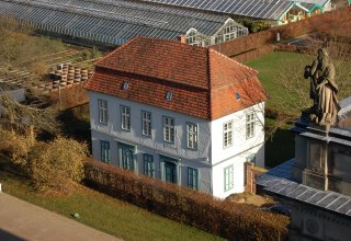 Blick vom Schloss auf das Natureum., © Naturforschende Gesellschaft Mecklenburg e.V. Blick vom Schloss auf das Natureum., © Naturforschende Gesellschaft Mecklenburg e.V.