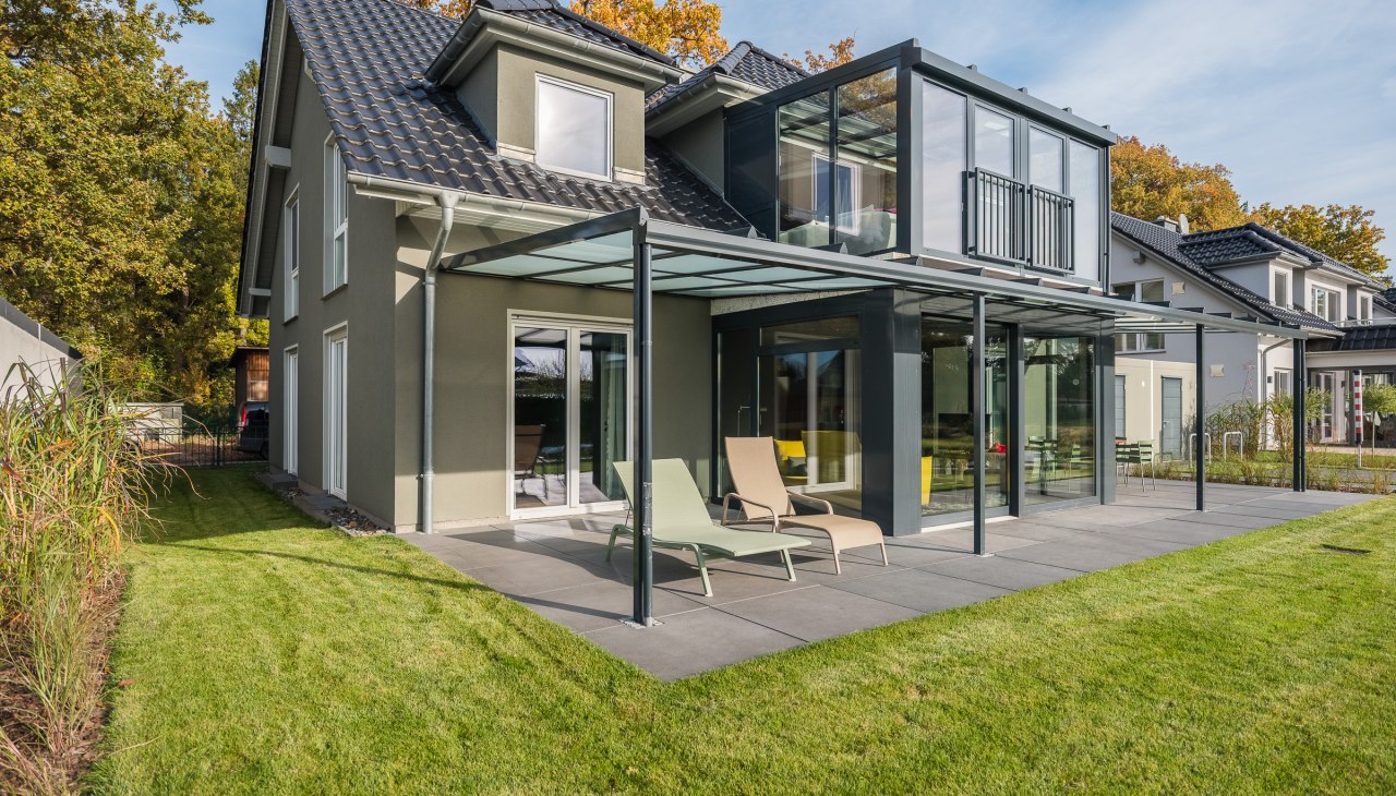 Blick auf das Ferienhaus, &copy; Rabennest/Friederike Hegner